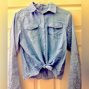 Charlotte Russe tie-front polka dot light blue chambray shirt in size S.